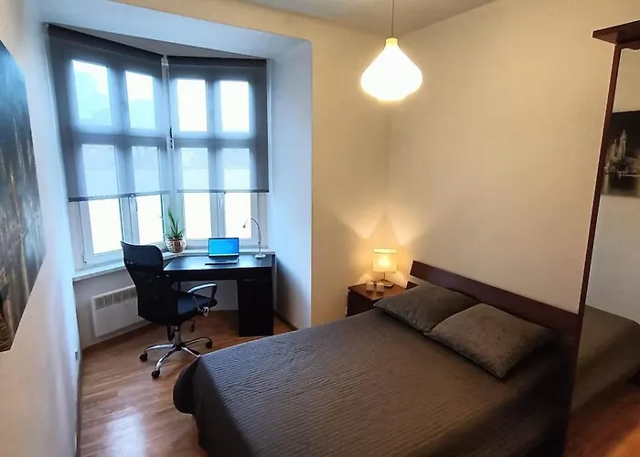 Old Town Apartments - B6A