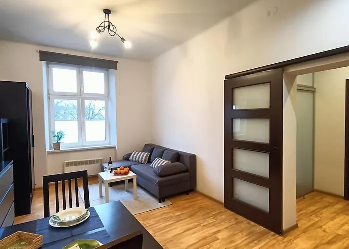 Old Town Apartments - B6A